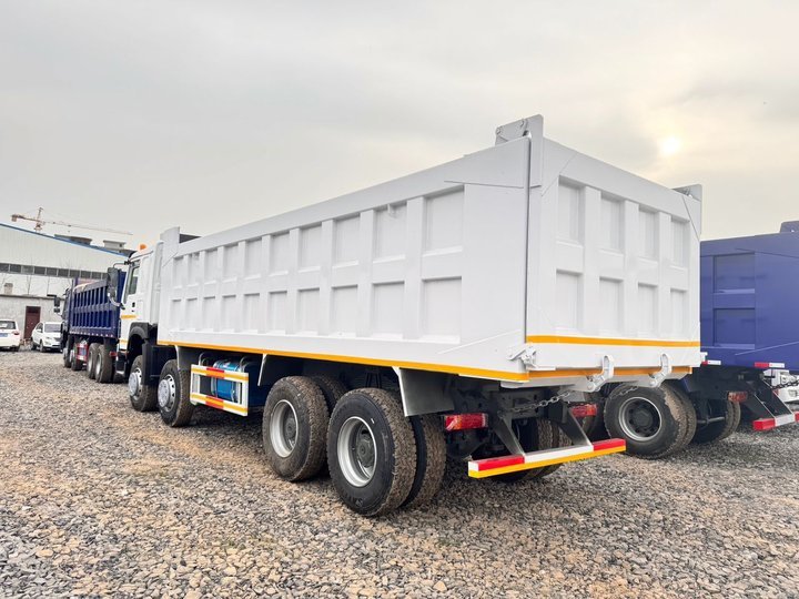 6X8 Dump Truck Loading