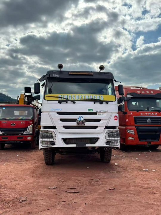 6X4 Dump Truck Loaded